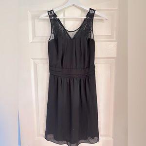 Express women’s LBD, sweetheart neckline with lace straps, double-lined, sz 4.
